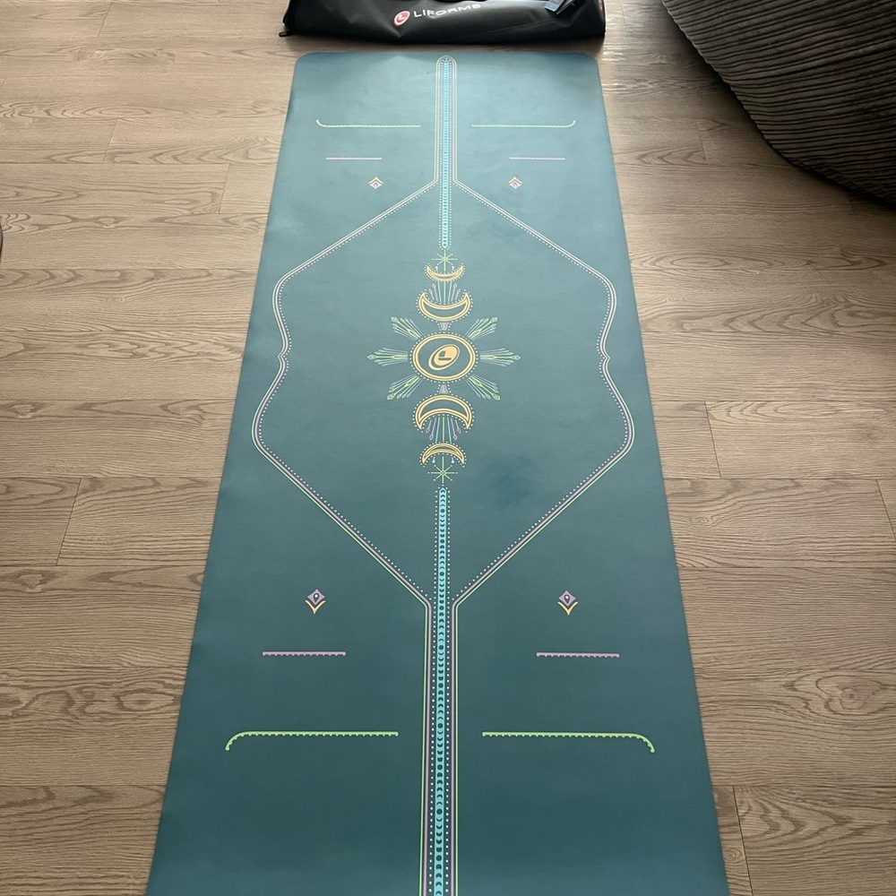❌🚧SOLD🚧❌ NWT Liforme Cosmic Moon Yoga Mat - Blue